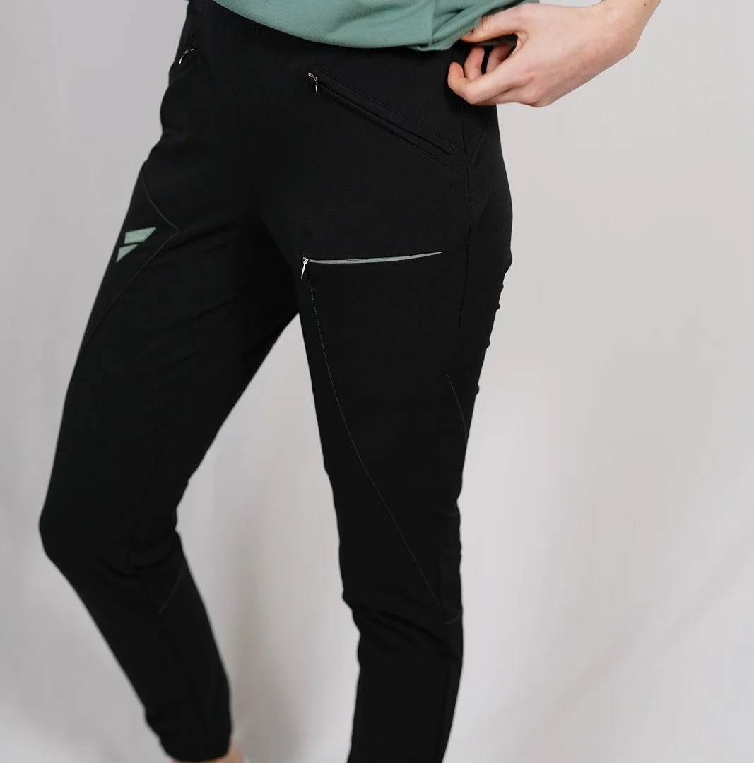 Frauenboulderhose von FELSENFEST Frauenboulderhose-Bouldern-Bekleidung-Sportbekleidung-FELSENFEST